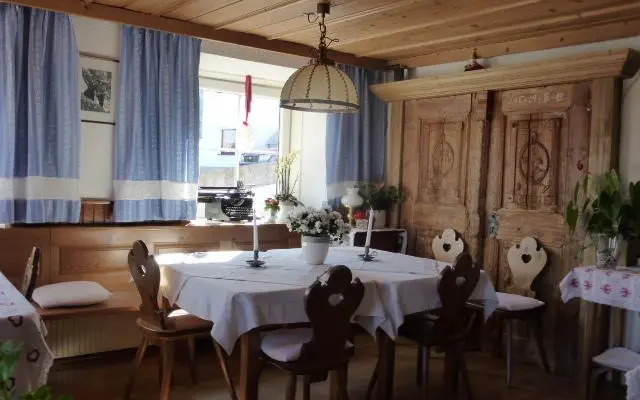 Gasthaus Hahnenkamm