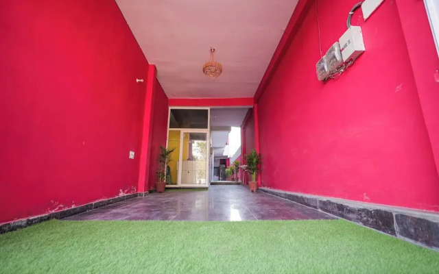 Hotel Spark Inn || Near Motherhood Hospital