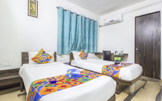 FabHotel House Khas Suites