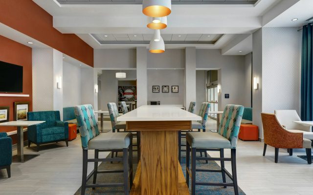 Hampton Inn & Suites Belleville