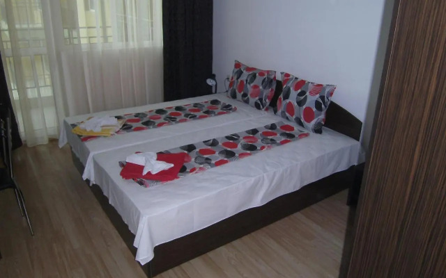 Nicol Apartment in Hermes Complex