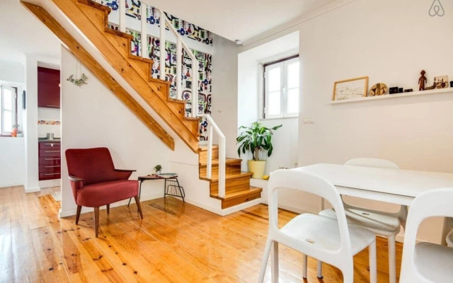 Charming, Light-filled Loft Apartment in Alfama