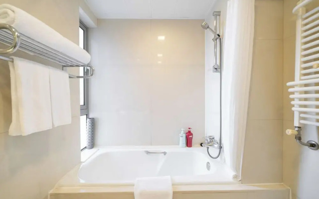 Tyms Elegant 3BR 2BA Apt Near Malls