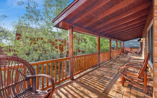 Arktos Jewel-589 by Big Bear Vacations
