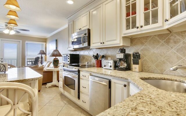 Seascape 2113 2 Bedroom Condo by RedAwning