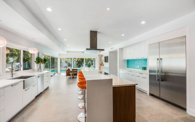 Lido Key Retreat by SKLRP