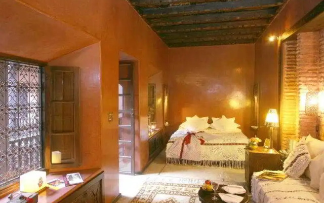 Angsana Riad Tiwaline