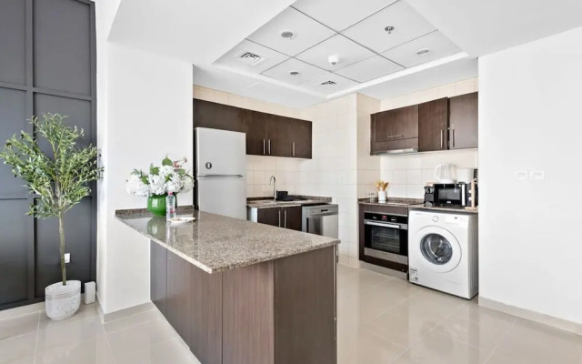 Silkhaus in Bay Central Near Metro