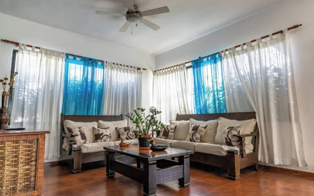 Natural Pool Villa Perfect for Families