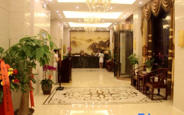 Jiangnan Baoyue Business Hotel (Sea Travel Duty Free Eternal Love Store)