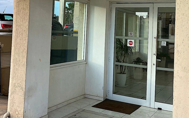 Off Course Seaview Apartment