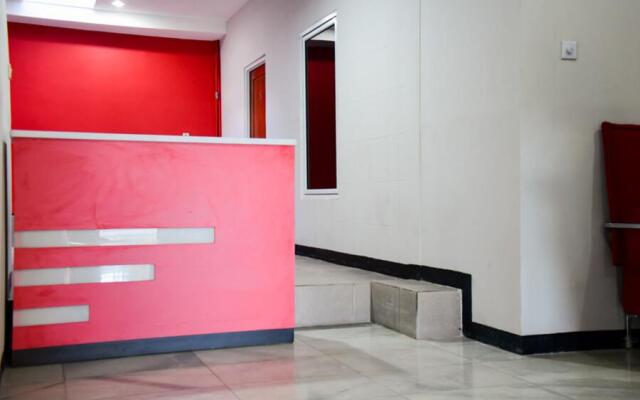 RedDoorz Plus near Mall Kelapa Gading