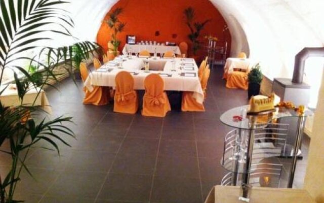 Harry's Vinothek & Restaurant