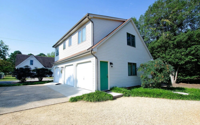 Urbanna Vacation Station - A Waterfront Oasis