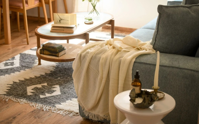Pet-friendly 2BR Apt & Kitchen