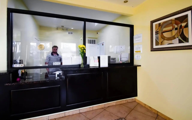 Super 8 Washington/greenville Area