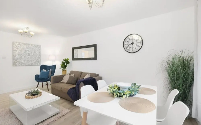 Charming 2 Bed 1Bath Apt -Transom Square