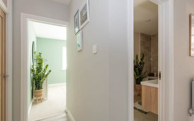 Bosham 3 BR Beach House With Garden Playhouse