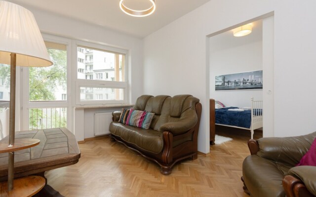 Elegant Warsaw Apartment by Renters