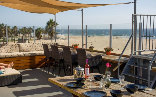 Venice Breeze Suites