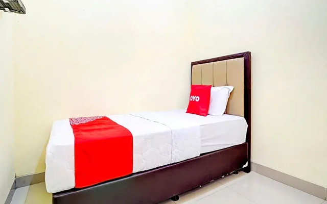 OYO 90052 Star House