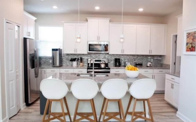 Villa Sweet - Storey Lake