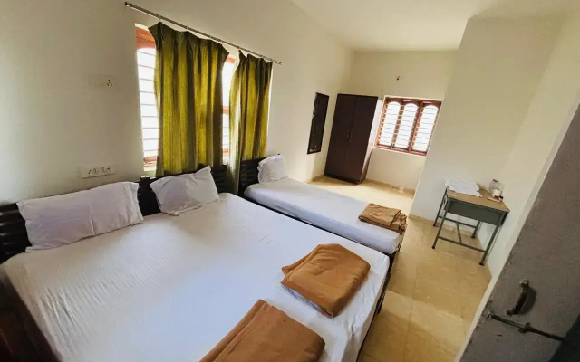 Hotel Ashray Inn Express