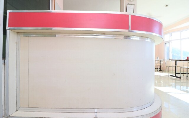 OYO 27694 Moksh Hotel