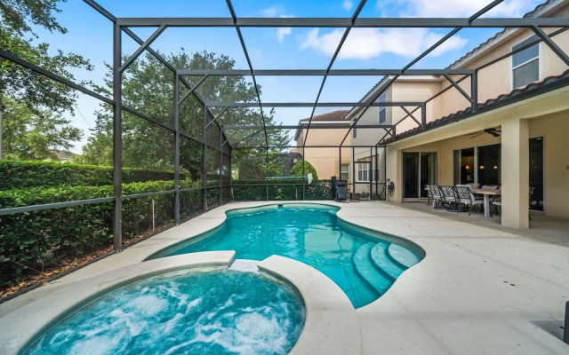 Spacious Home w/ Private Pool/spa! Sleeps 21