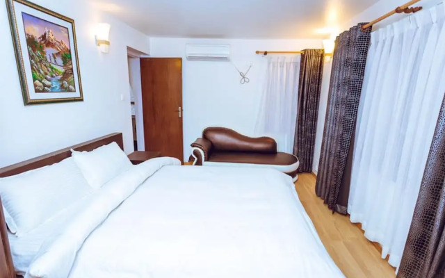 Hotel Ghar