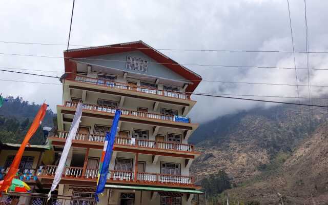 Mystic Lachung Retreat