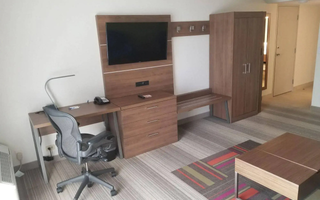 Holiday Inn Express Fullerton - Anaheim by IHG