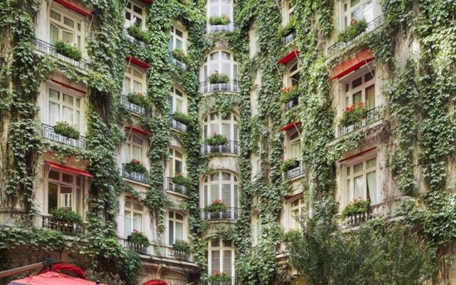 Hotel Plaza Athenee