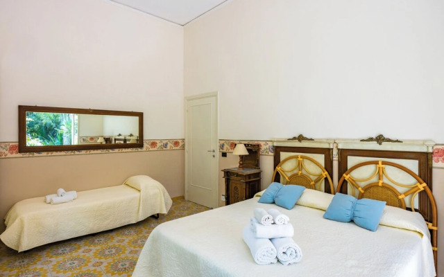 Villa Villari Terrace and Patio by Napoliapartments