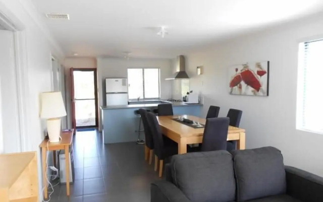 Cosy Corner Beach Cottages – Guest Rooms – Kronkup