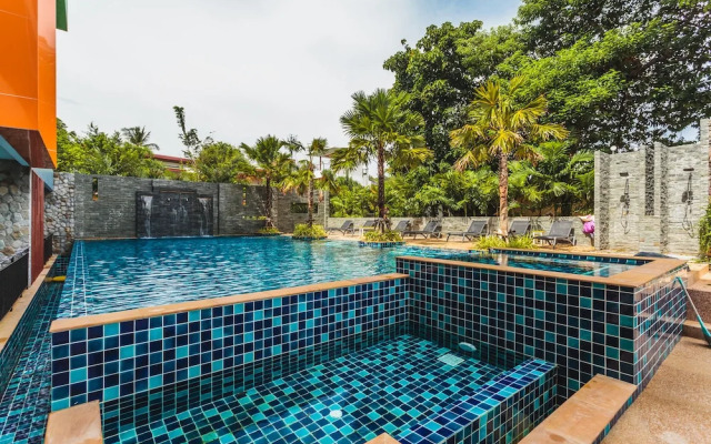 Condo in Nai Harn in ReLife 15-122-211