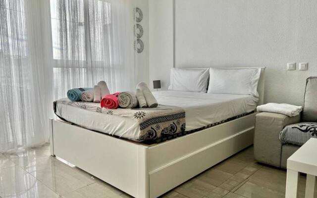 Riscal 6 by United Renters