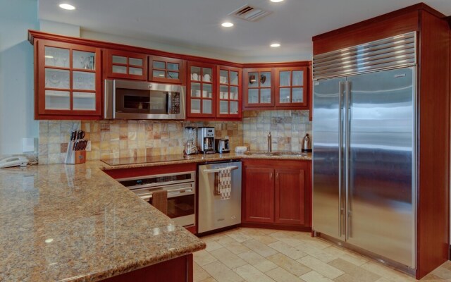Hale Tiare 2 Bedroom Condo by RedAwning