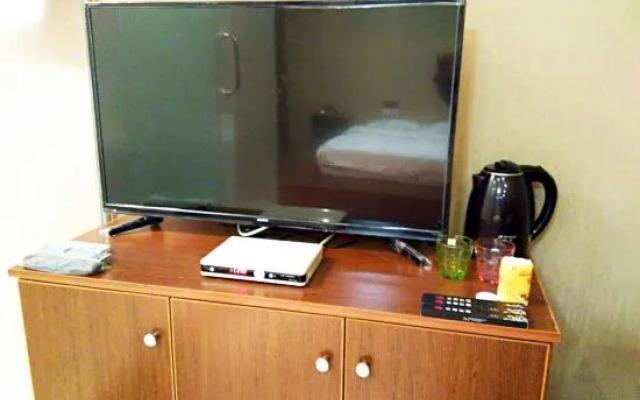 Zhaotong Mili Apartment