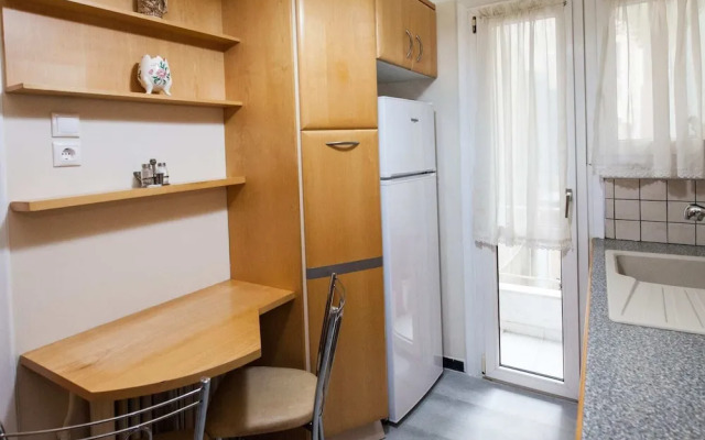 Beautiful Retro Apt in Koukaki