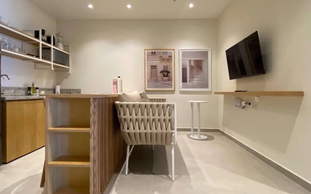 w Pristine 2BR w Lovely Terrace in CTG