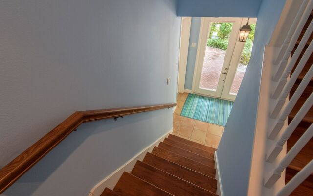 AM I Dreamin Apartment 3