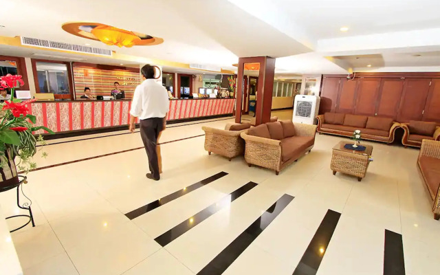 Convenient Grand Hotel