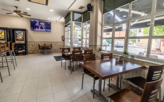 Hostal Restaurante La Buena Villa by Vivere Stays