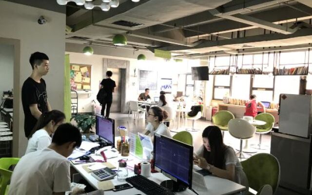 Qiyou Capsule Youth Hostel