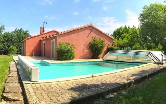 Lush Holiday Home in Cereste With Private Swimming Pool
