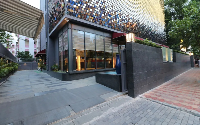 Hotel Gallery 67