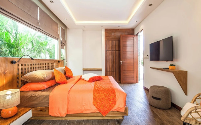 Dreamy 5BR Haven, 200m to Berawa's Blissful Beach