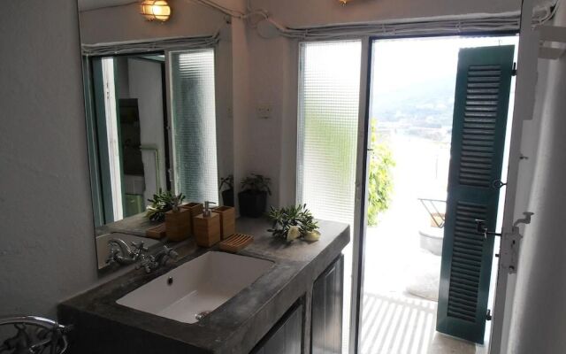 Hidesign Athens Traditional Stone house in Kea