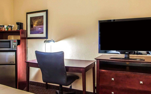 Quality Inn & Suites Peoria North